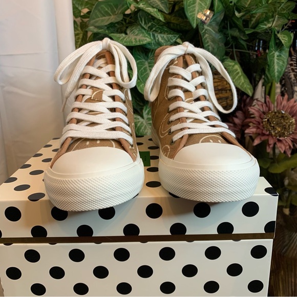 American Eagle Brown Canvas High-Top Sneakers with White Smiley Print - Picture 13 of 14